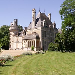 Chateau De La Court D'Aron Bed & Breakfast Saint-Cyr-en-Talmondais Exterior photo