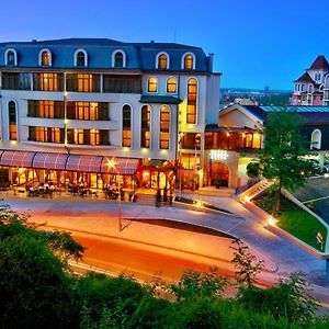 Retro Hotel Haskovo Exterior photo