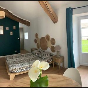 Chambre Au Clos Des Auges Bed & Breakfast Saint-Saturnin-du-Bois Exterior photo