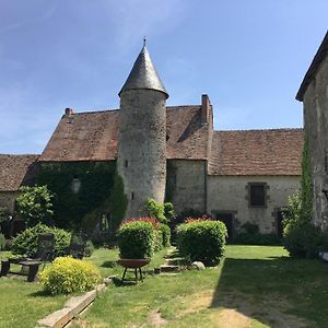 Chateau Mareuil Bed & Breakfast Brigueil-le-Chantre Exterior photo