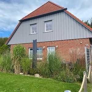 Strandlaecheln Lodge - Ferienwohnung Mit 2 Schlafzimmern Hohenfelde  Exterior photo