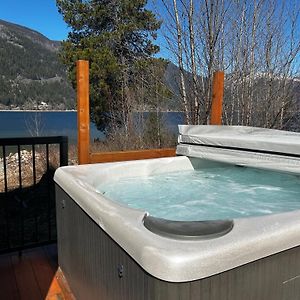 Kaslo, Upper Floor Paradise, 2 Beds And Hot Tub Nelson Exterior photo
