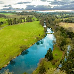 Avington Lakes Hotel Winchester Exterior photo