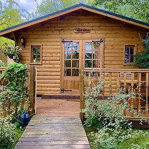 Captivating 1-Bed Cabin In Newmarket Villa Newmarket  Exterior photo