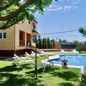 Private Pool! Your Oasis In Sevilla! Bbq! Exterior photo