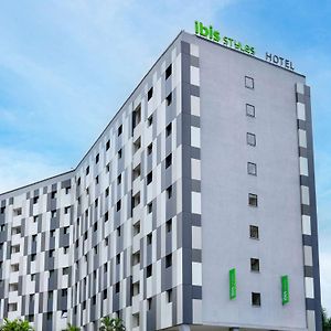 Ibis Styles Accra Airport Hotel Exterior photo