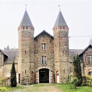 Grand Gite Dans Les Communs D'Un Chateau Villa Exterior photo