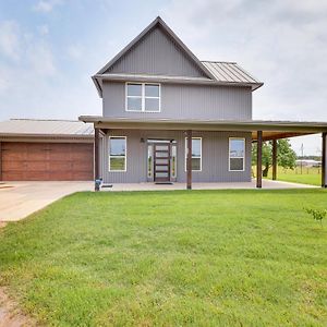 Modern Bryan Farmhouse On 1 Acre With Hot Tub! Villa Exterior photo