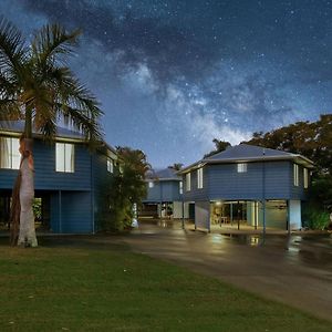 Boyne Island Motel And Villas Exterior photo