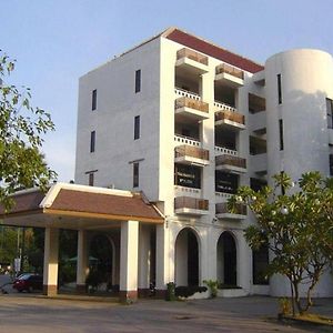 Royal Diamond Hotel Phetchaburi Exterior photo