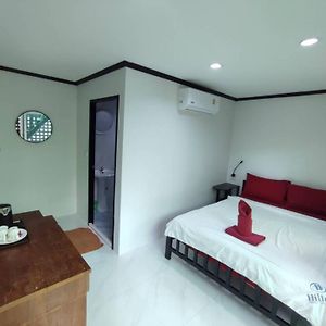 Kitty Guesthouse Pulau Phi Phi Exterior photo