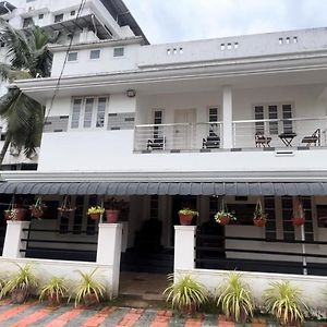 Ashtapadi Guest House Guruvayur Exterior photo