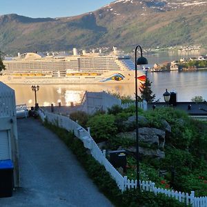 Duze Mieszkanie W Centrum Alesund Apartment Exterior photo