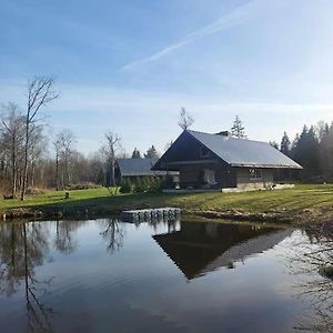 Kuuse Metsamaja Villa SAAREMAA Exterior photo