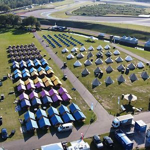 100 Jaar Tt Circuit Glamping Assen 2025 Bed & Breakfast Exterior photo