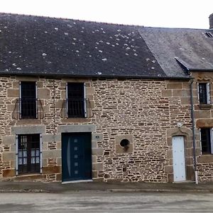 Maison Charmante A Sougeal Avec Superbe Jardin Villa Exterior photo