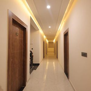 Priya Kunj Dham Hotel Vrindavan Exterior photo