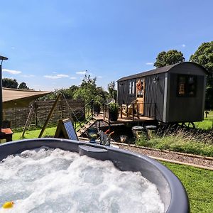 Southdown Luxury Glamping Villa Retford Exterior photo