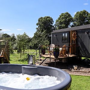 Herdwick Luxury Glamping Villa Retford Exterior photo