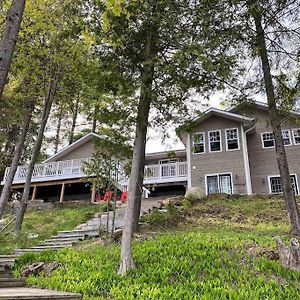 Stunning All-Seasons Muskoka Lakefront Cottage Huntsville Exterior photo