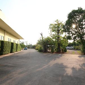 Amphawaree Hotel Samut Songkhram Exterior photo