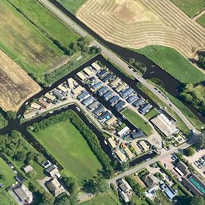 Giet Oan Gelegen Op Resort Venetie Giethoorn Exterior photo