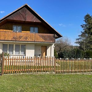 Chata Jaruska V Ceskem Raji Villa Branzez Exterior photo