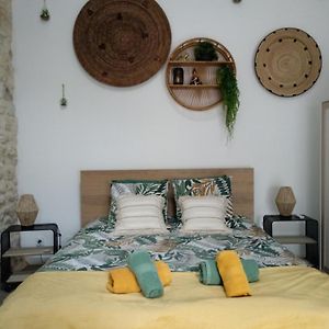 Le Cosy Cabarieu Bed & Breakfast Saint-Andre-de-Cubzac Room photo