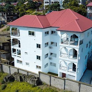 After 5 Apartment 1- 3 Spacious En-Suite Bedrooms Freetown Exterior photo