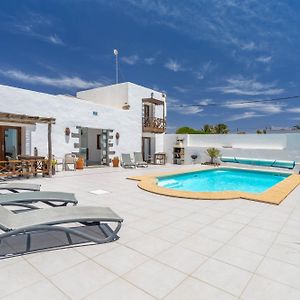 Sala Botanica Studio - Shared Pool - Central Island Location - 10 Mins Drive To Famara And La Santa Apartment Tiagua Exterior photo