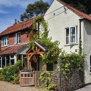 The Old Barbers Villa Foulsham Exterior photo