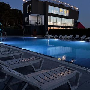 Avalon Hotel&Pool Yelikhovichi Exterior photo