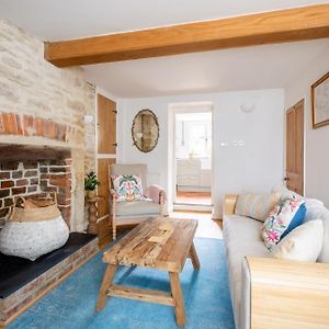 18Th Century Cottage In Cirencester With Garden Exterior photo