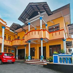 Oyo 92631 Hotel Dan Aula Wahyu Sari B Tawangmangu Exterior photo