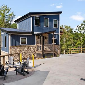 Whiskey Falls Retreat Villa Sevierville Exterior photo