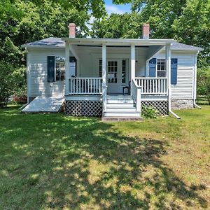 Rustic Farmhouse Home Southwest Harbor Exterior photo