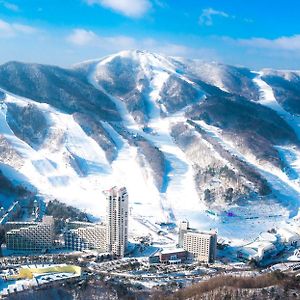 Phoenix Resort Pyeongchang Exterior photo