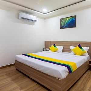 Itsy Hotels Krishna Residency, Govardhan Chauraha Mathura Exterior photo