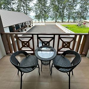 Ombak Beach Inn Resort Dungun Exterior photo