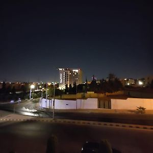 Elegant 3 Bedrooms Airport Street Amman Exterior photo