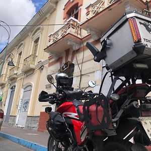 Hospedaje Las Primicias Riobamba 104 Bed & Breakfast Exterior photo