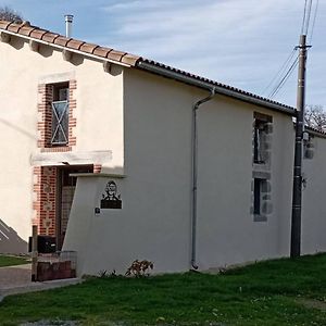 Les Charmes De Castellariis Villa Pouzauges Exterior photo