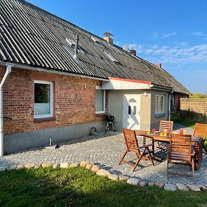 "Haus Landgang" Fuer Naturliebhaber, Strandnah, Ruhig, Mit Grossem Garten Villa Pepelow Exterior photo