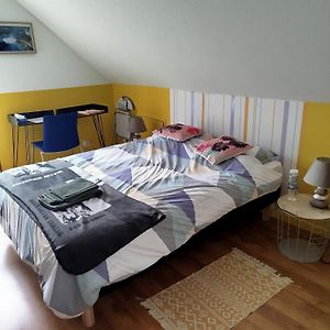 Chambre Jaune Dans Maison Avec Parking Bed & Breakfast Cluses Exterior photo