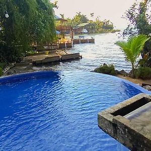 Casa Caribe Hotel Rio Dulce Exterior photo