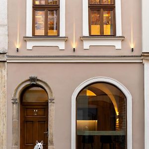 White Wolf Boutique Apartments Olomouc Exterior photo