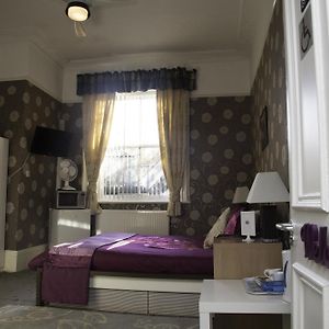 Ashfield Hotel Huddersfield Room photo