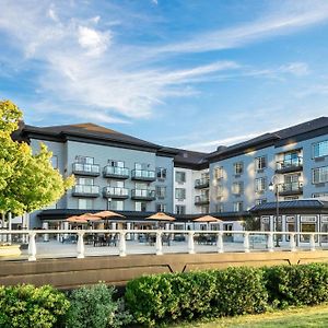 Courtyard By Marriott Portland North Hotel Exterior photo