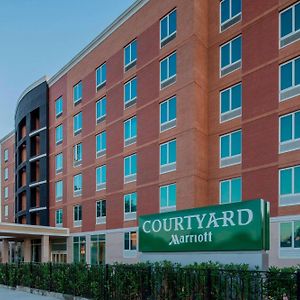 Courtyard By Marriott New York Queens/Fresh Meadows Hotel Exterior photo