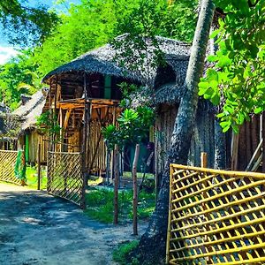 Seaward Resort Virampattinam Exterior photo